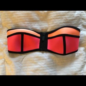 Women’s Triangl Swim Top